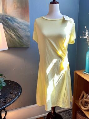 New with tags. Universal Threads summer dress in yellow, size large.